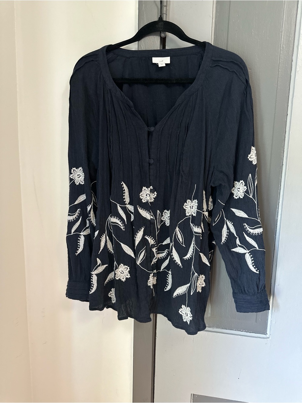 J.Jill Embroidered on Navy Peasant Top with White Floral Detail